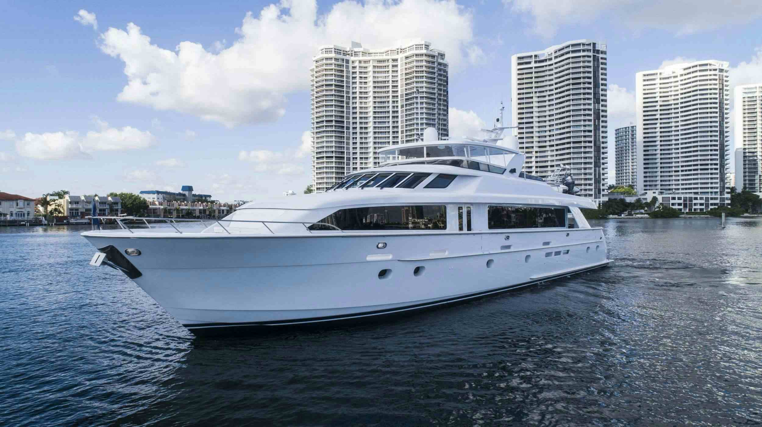 INEVITABLE - Motor Boat Charter USA & Boat hire in US East Coast & Bahamas 1