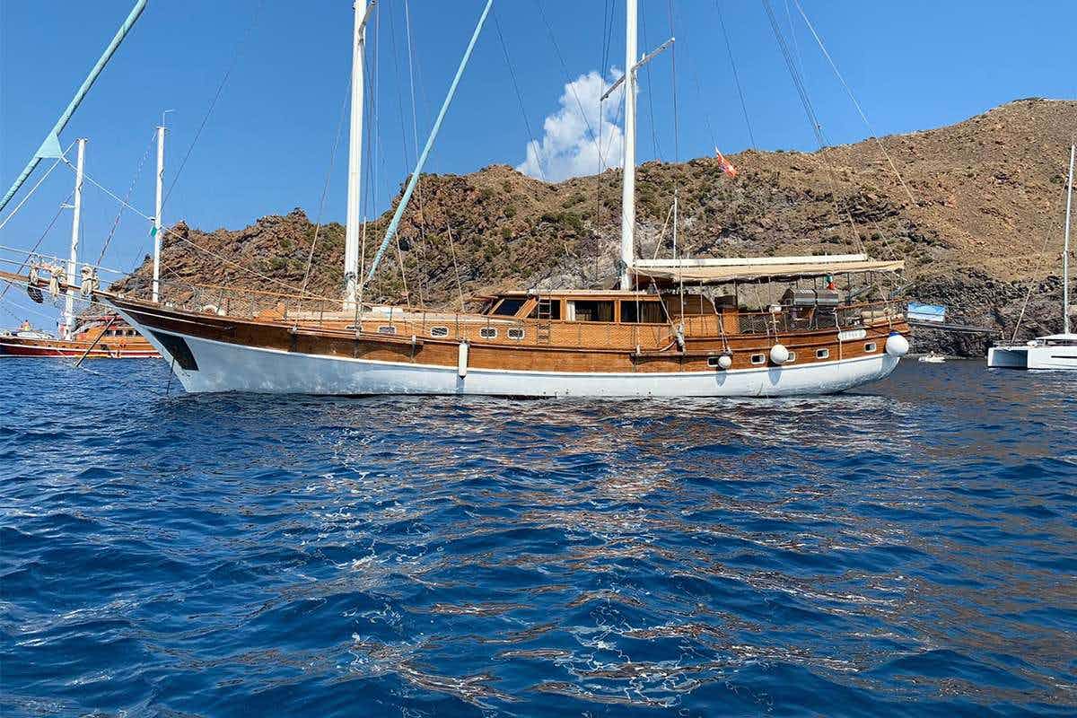 HANDE CAPO GALERA - Gulet charter worldwide & Boat hire in Naples/Sicily 1