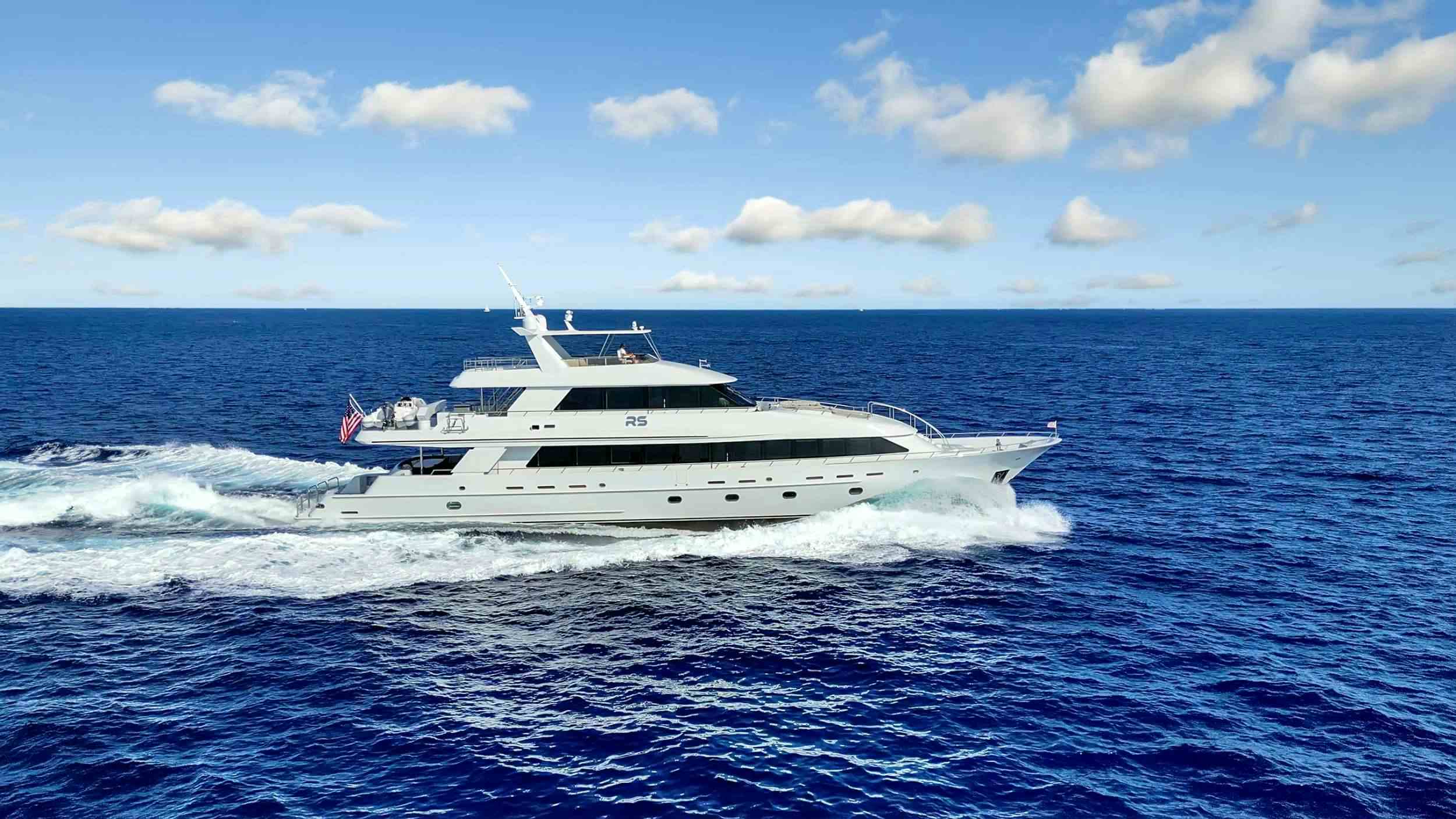 REAL SUMMERTIME - Yacht Charter Lake Champlain & Boat hire in US East Coast & Bahamas 1