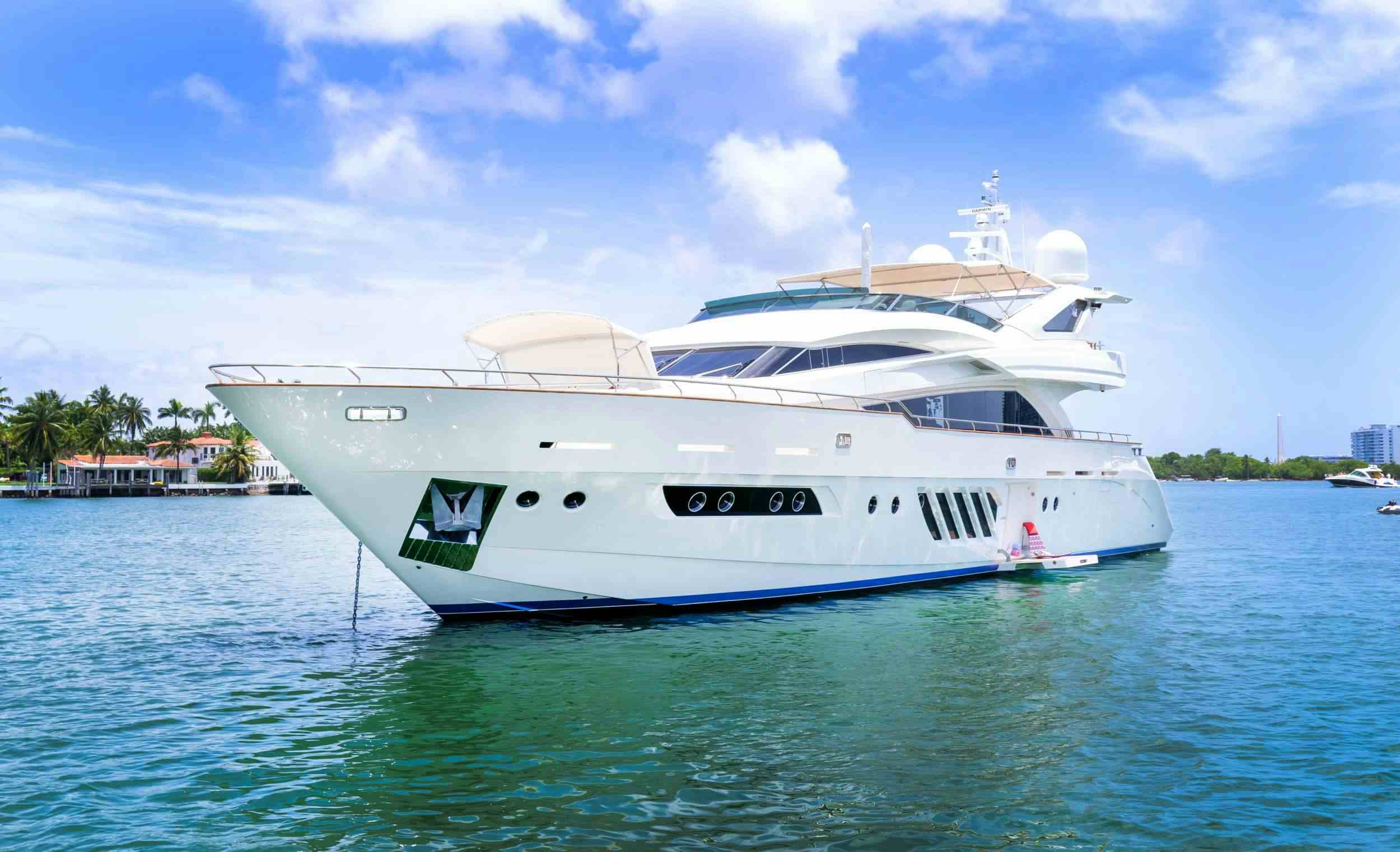 95 DOMINATOR - Yacht Charter Florida & Boat hire in US East Coast & Bahamas 1
