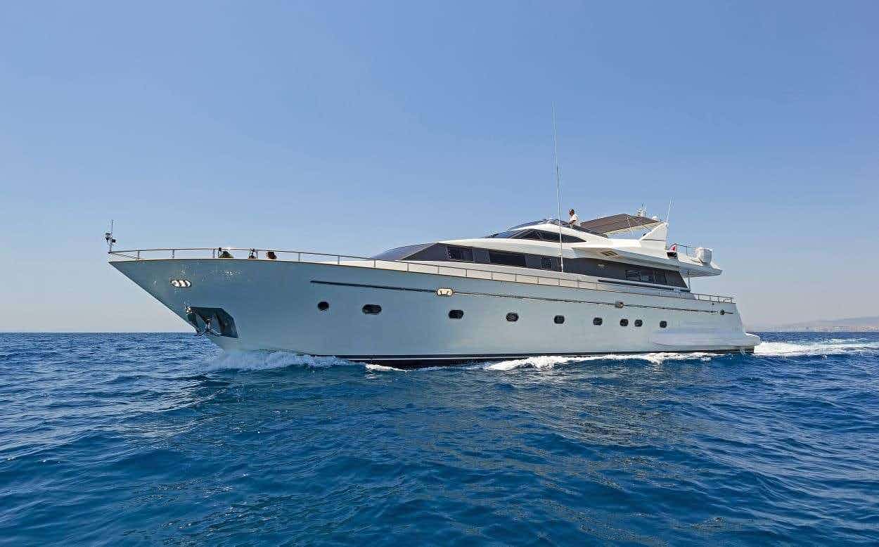 ILLYA F - Motor Boat Charter Turkey & Boat hire in Greece & Turkey 1