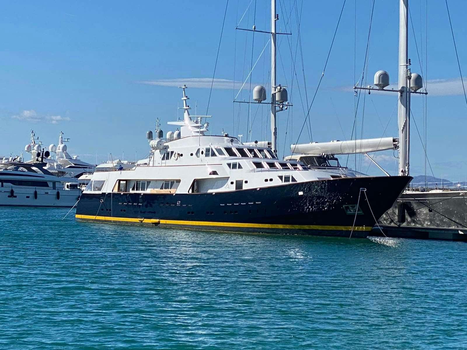SOMETHING COOL - Yacht Charter Kuredhivaru & Boat hire in Summer: W. Med -Naples/Sicily, Greece, W. Med -Riviera/Cors/Sard., Turkey, W. Med - Spain/Balearics, Croatia | Winter: Indian Ocean and SE Asia, Red Sea, United Arab Emirates 1