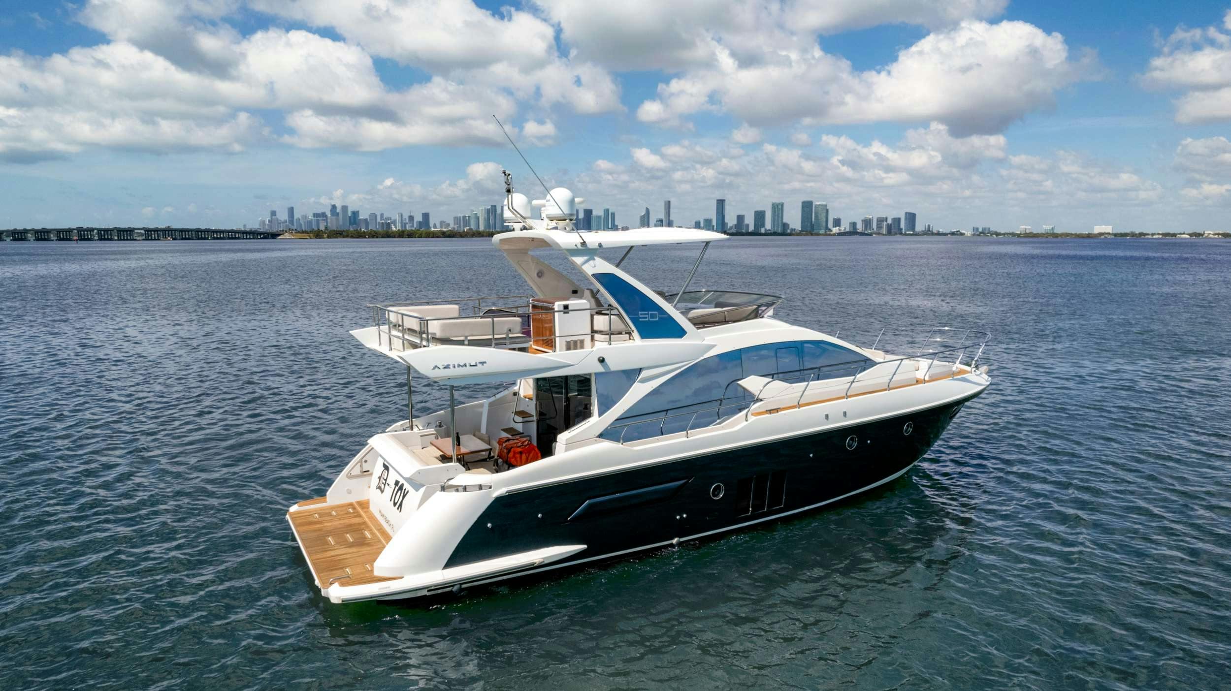 D-Tox - Motor Boat Charter USA & Boat hire in Florida 1