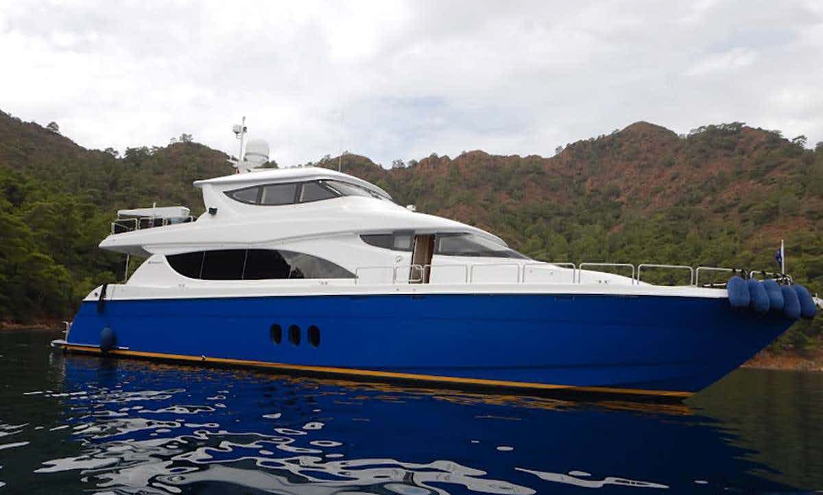 TOP SHELF - Motor Boat Charter Bahamas & Boat hire in Caribbean 1