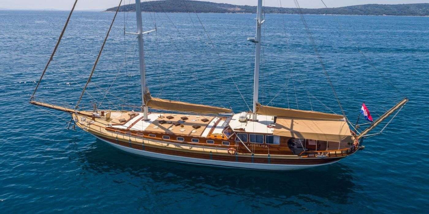 Angelica - Yacht Charter Jezera & Boat hire in Croatia 1